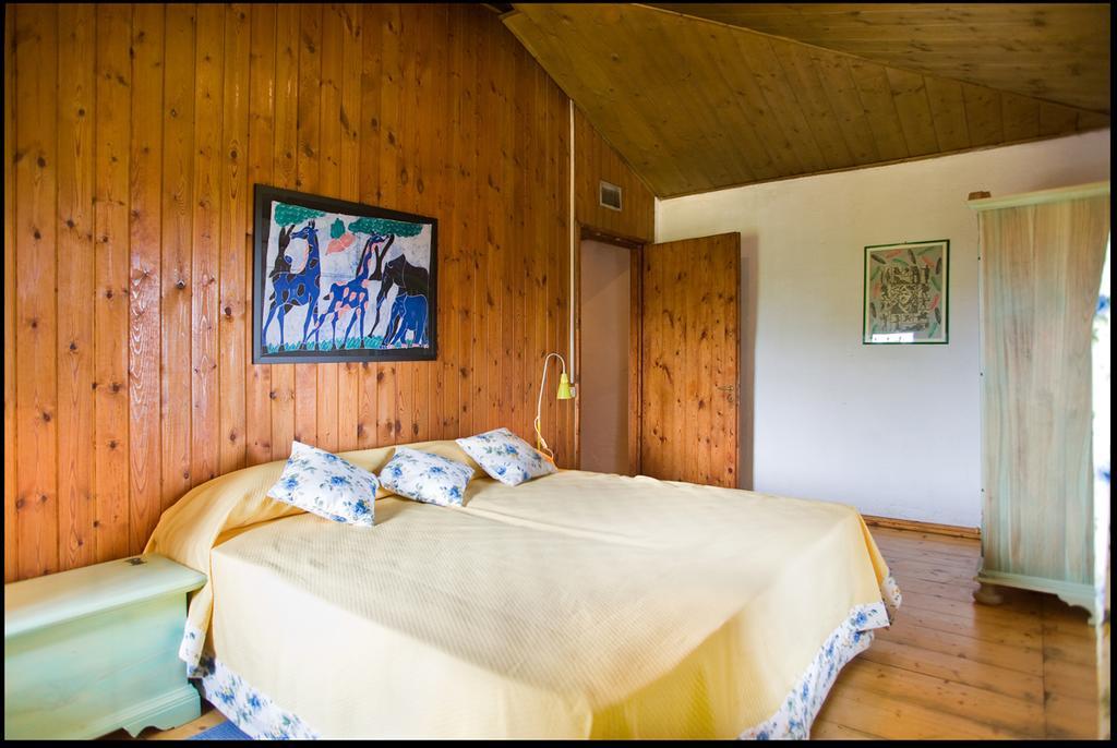 Agriturismo Famiglia Al Castello Di Bagnolo Bagnolo Piemonte Zimmer foto