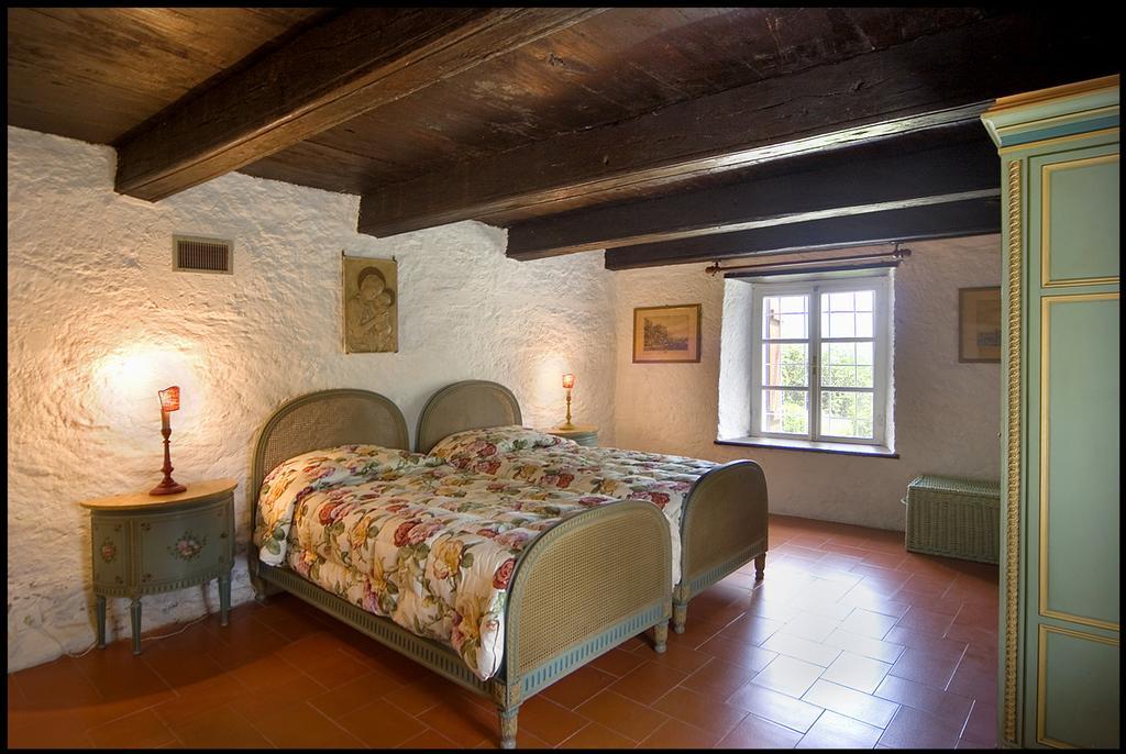 Agriturismo Famiglia Al Castello Di Bagnolo Bagnolo Piemonte Zimmer foto