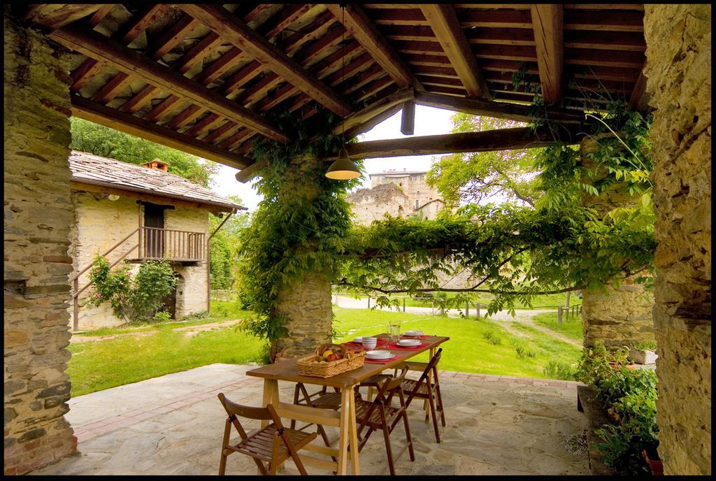 Agriturismo Famiglia Al Castello Di Bagnolo Bagnolo Piemonte Zimmer foto