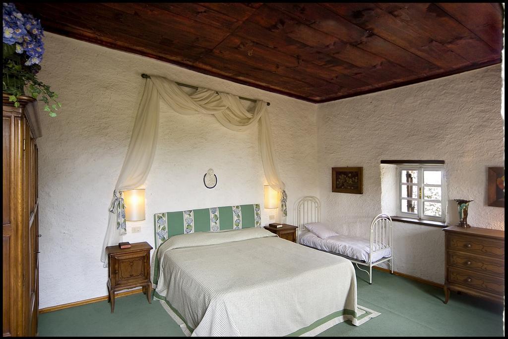 Agriturismo Famiglia Al Castello Di Bagnolo Bagnolo Piemonte Zimmer foto