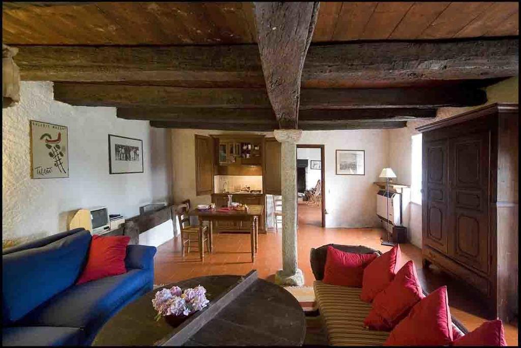 Agriturismo Famiglia Al Castello Di Bagnolo Bagnolo Piemonte Zimmer foto