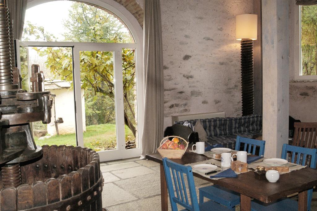 Agriturismo Famiglia Al Castello Di Bagnolo Bagnolo Piemonte Zimmer foto